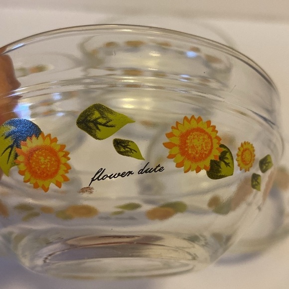 Five Imperial Glass Flower Dute Sunflower Themed Nesting Bowls - Picture 3 of 13